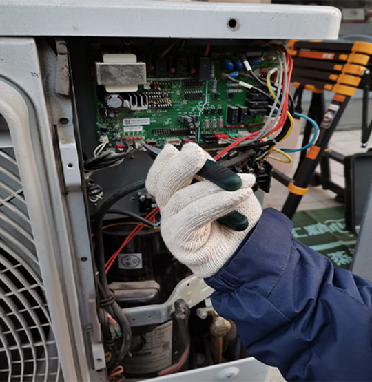  加查维修空调不制热